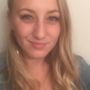 Meet your Posher, Mia